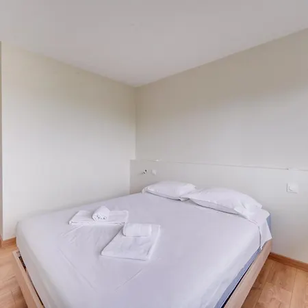 With Balcony St Genes And Parking 公寓 *