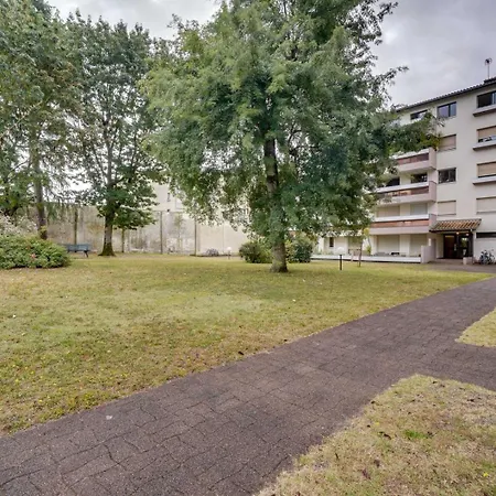 With Balcony St Genes And Parking 公寓 *