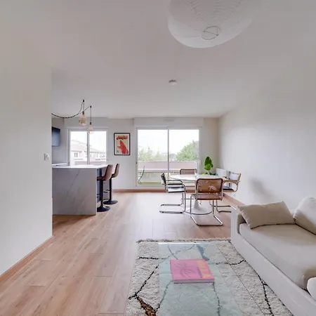 With Balcony St Genes And Parking Apartamento Bordéus