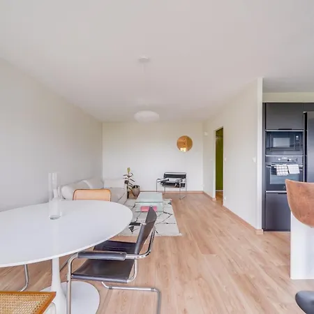 With Balcony St Genes And Parking *